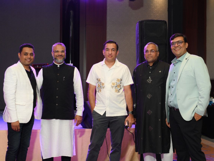 Celebrating 1000 Cr AUM in Dubai